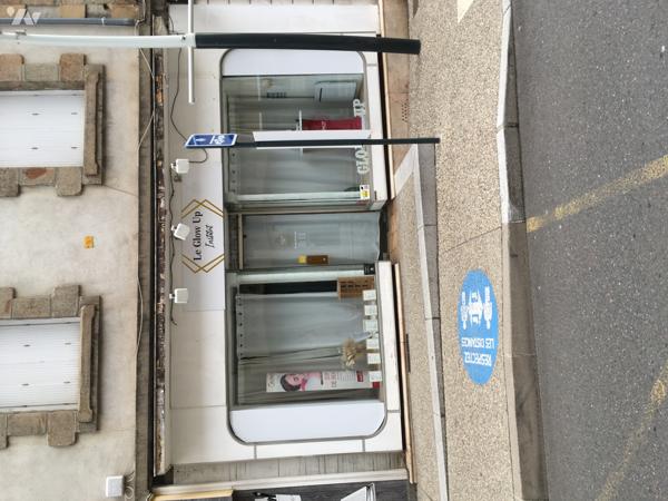 ROCHE LA MOLIERE centre immeuble 5 lots (2 appart et 3 commerces) tous loués bon rapport 280 000€