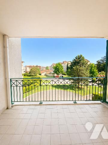 APPARTEMENT avec terrasse à CRAPONNE CENTRE