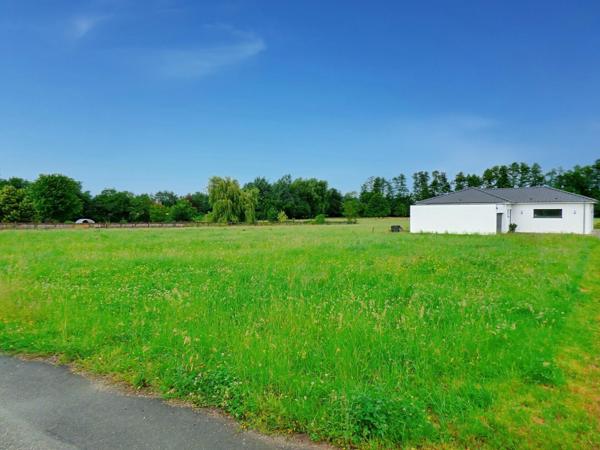 Terrain plat, au calme