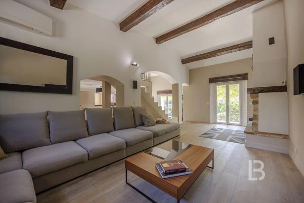 Charmante Villa avec des finitions haut de gamme à vendre au Rouret