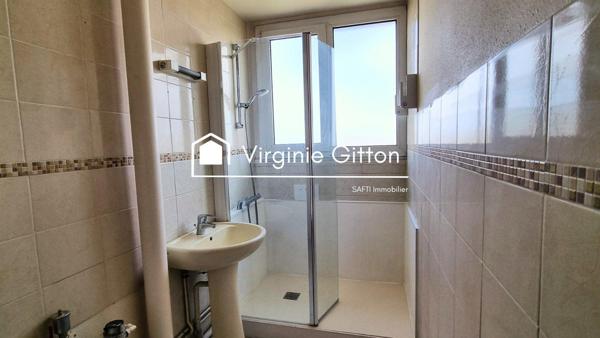 F5 + CAVE - DERNIER ETAGE