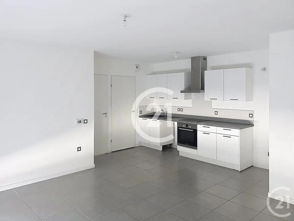 Appartement F3 à vendre  3 pièces - 76,10 m 2   ST CYPRIEN  - 66