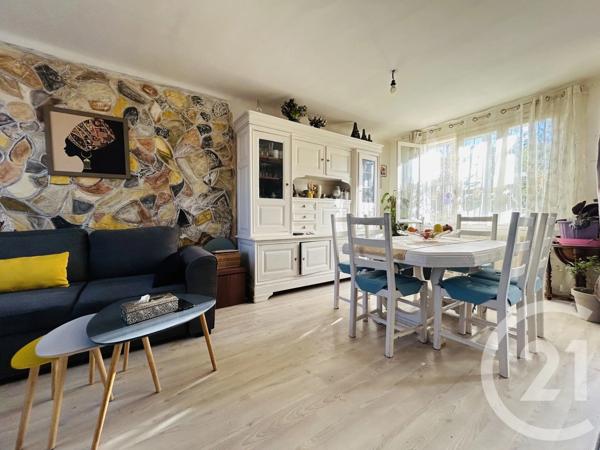 Appartement F3 à vendre  3 pièces - 76,10 m 2   ST CYPRIEN  - 66