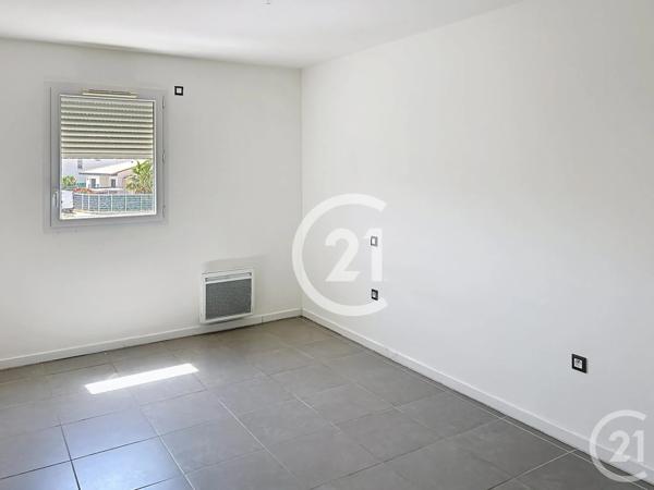 Appartement F3 à vendre  3 pièces - 76,10 m 2   ST CYPRIEN  - 66