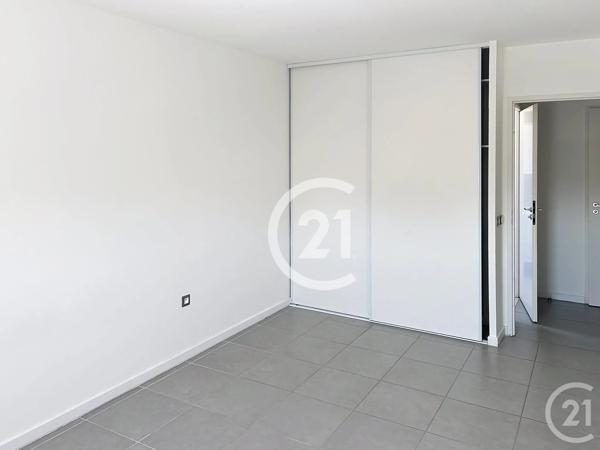 Appartement F3 à vendre  3 pièces - 76,10 m 2   ST CYPRIEN  - 66