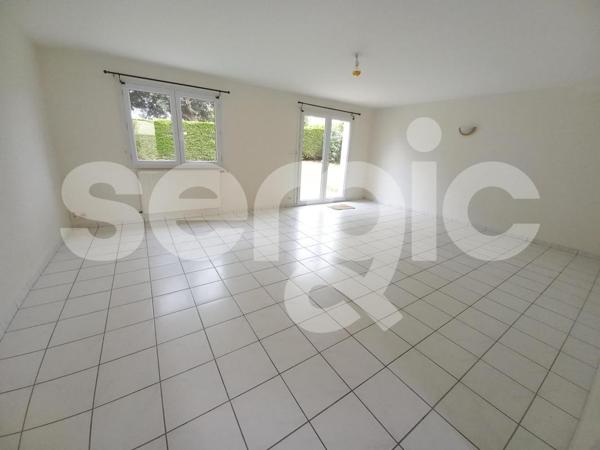 Location 4 Pieces 87 44200 Nantes 82 0255 01 0008