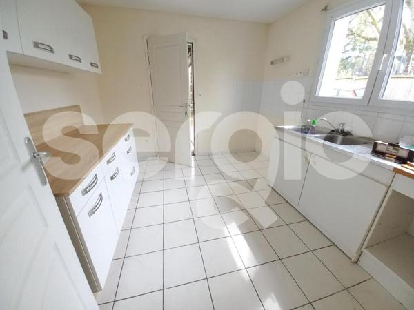 Location 4 Pieces 87 44200 Nantes 82 0255 01 0008