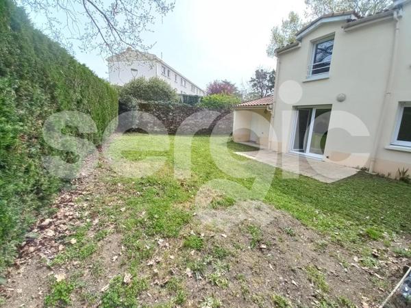 Location 4 Pieces 87 44200 Nantes 82 0255 01 0008