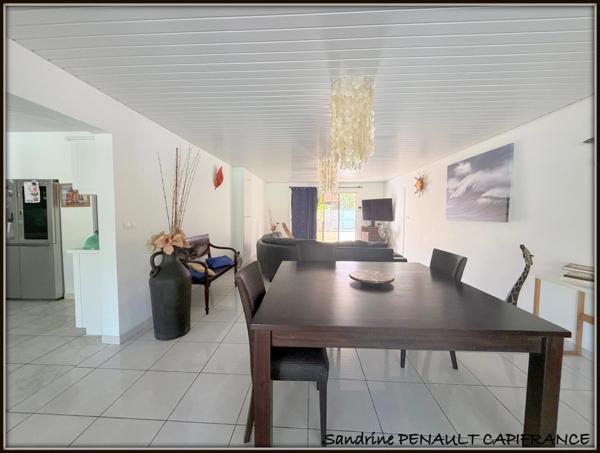 A VENDRE A KOUROU (97310) UNE MAGNIFIQUE PROPRIETE T7 DE 221 m² - TERRAIN DE 813 m² - AU PRIX DE 646 000 €.