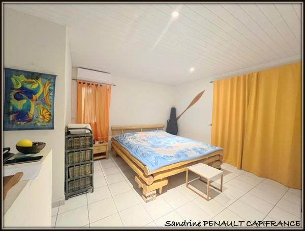 A VENDRE A KOUROU (97310) UNE MAGNIFIQUE PROPRIETE T7 DE 221 m² - TERRAIN DE 813 m² - AU PRIX DE 646 000 €.