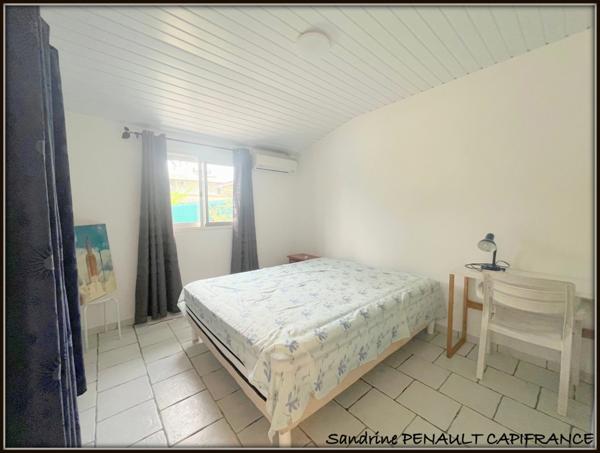 A VENDRE A KOUROU (97310) UNE MAGNIFIQUE PROPRIETE T7 DE 221 m² - TERRAIN DE 813 m² - AU PRIX DE 646 000 €.