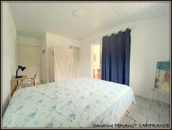 A VENDRE A KOUROU (97310) UNE MAGNIFIQUE PROPRIETE T7 DE 221 m² - TERRAIN DE 813 m² - AU PRIX DE 646 000 €.