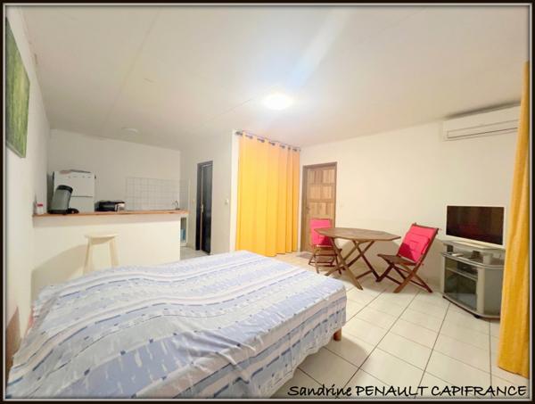 A VENDRE A KOUROU (97310) UNE MAGNIFIQUE PROPRIETE T7 DE 221 m² - TERRAIN DE 813 m² - AU PRIX DE 646 000 €.