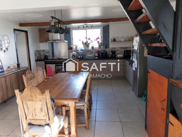 Maison de charme rénovée avec dépendances et grand terrain