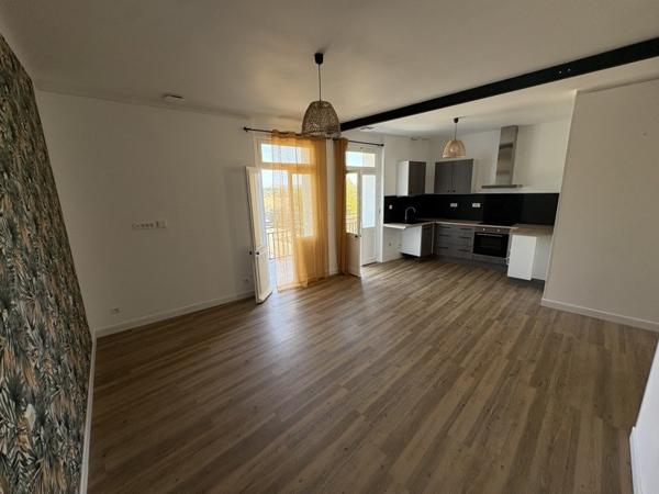 Appartement à louer 800 € CC St-Clar 3 p 80 m² DPE E