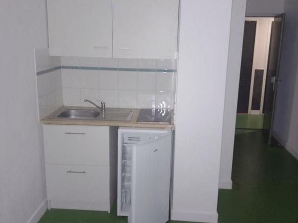 Studio T1 F1 18.6 m² à Valence 87 RUE DE THIBERT 26000 à louer