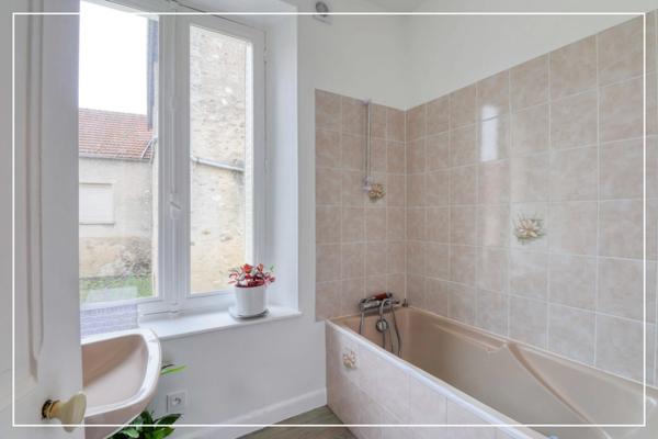 Maison à vendre 5 pièces à Chatillon sur Marne (51) - 108,21m² - Rénové moins 1an - Village historique à découvrir