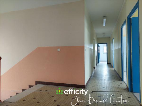 Local Commercial 14 pièces - 446 m²