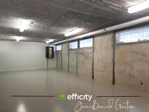 Local Commercial 14 pièces - 446 m²