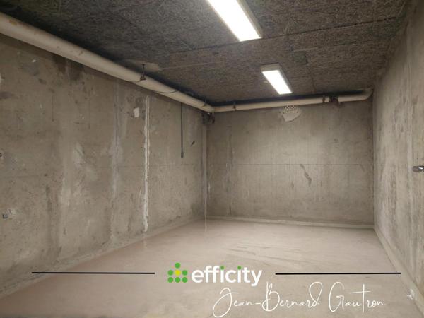 Local Commercial 14 pièces - 446 m²