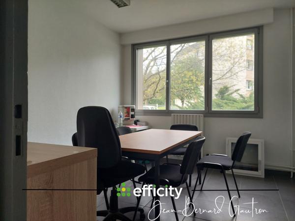 Local Commercial 14 pièces - 446 m²