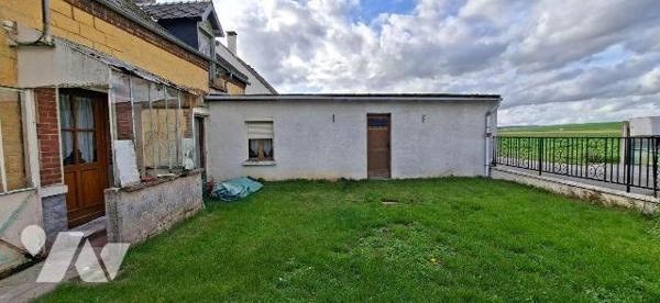 Maison à vendre à MORTIERS, d'une surface habitable d'env.62m², composée d'une cuisine, séjour,...