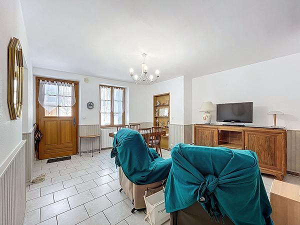 Maison meublée avec petit extérieur