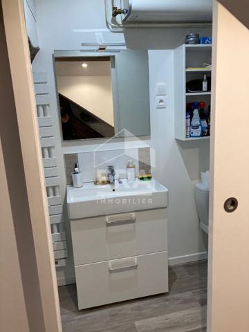 APPARTEMENT F1 / STUDIO MEUBLE A LOUER EN COURTE DUREE - A BLOIS - BELLES PRESTATIONS - VUE SUR CHÂTEAU & LOIRE