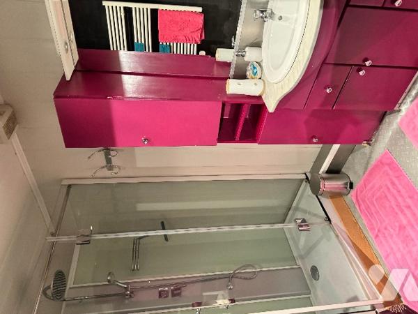 Immeuble au centre de Wassy composé de deux appartements.