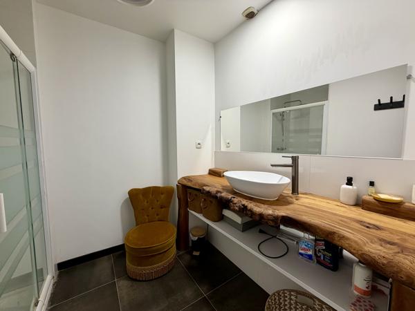 Ensemble immobilier rénové de 317 m² – Habitation, activité professionnelle et revenus locatifs