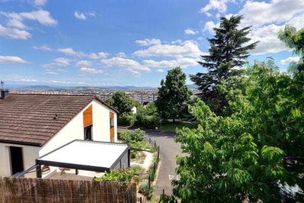 EXCLUSIVITE CLERMONT-FERRAND, LA GLACIERE, maison à renover avec belle vue