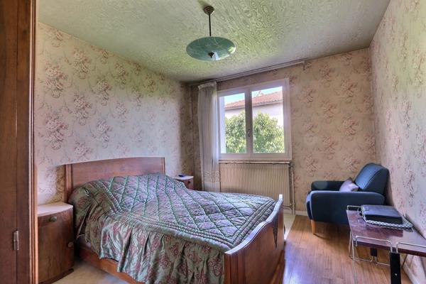 EXCLUSIVITE CLERMONT-FERRAND, LA GLACIERE, maison à renover avec belle vue