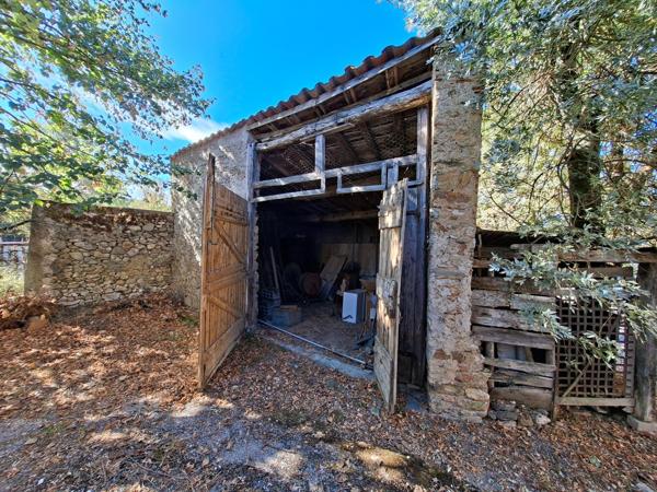 Remise en pierre/Garage.