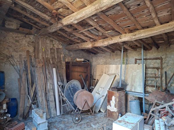 Remise en pierre/Garage.