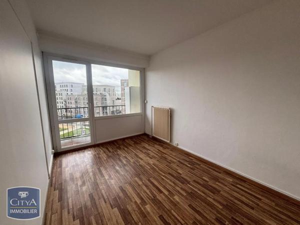 Appartement à louer 4 pièces 77m²