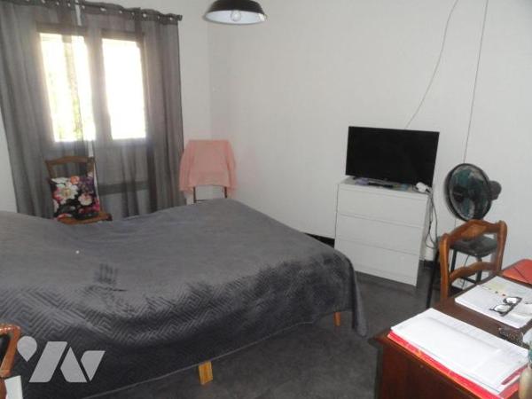 EN EXCLUSIVITE MAISON DE VILLE composée de 2 logements avec cour et garage. En rez-de-chaussée ...