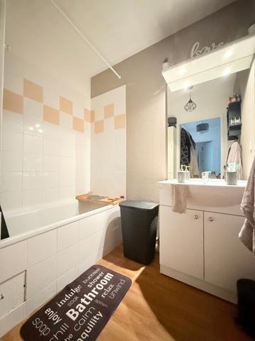 A vendre - Appartement T3 de 63,77 m² avec balcon et parking- Idéal investisseur - ELBEUF