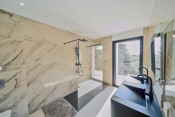 Vente Villa de luxe Châteauneuf-Grasse 9 Pièces 324 m²