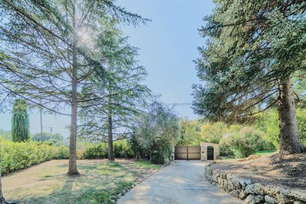Vente Villa de luxe Châteauneuf-Grasse 9 Pièces 324 m²