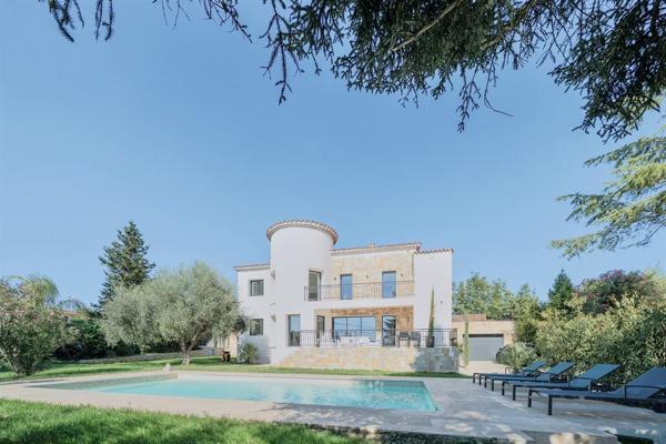 Vente Villa de luxe Châteauneuf-Grasse 9 Pièces 324 m²