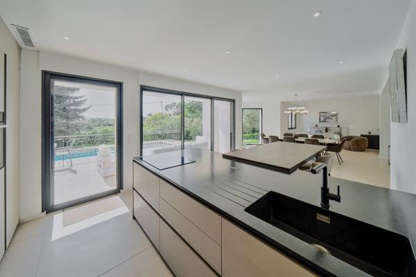 Vente Villa de luxe Châteauneuf-Grasse 9 Pièces 324 m²