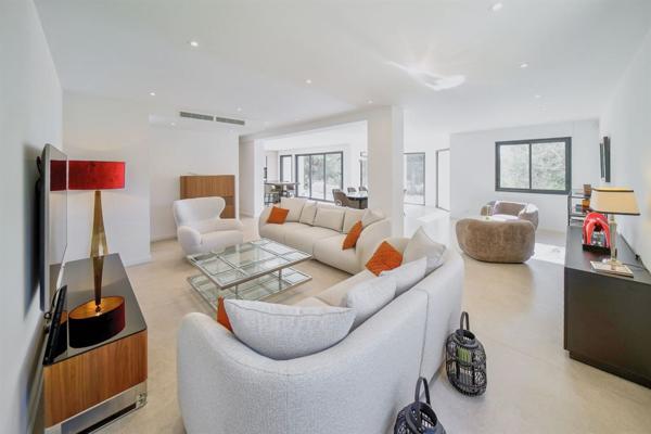 Vente Villa de luxe Châteauneuf-Grasse 9 Pièces 324 m²