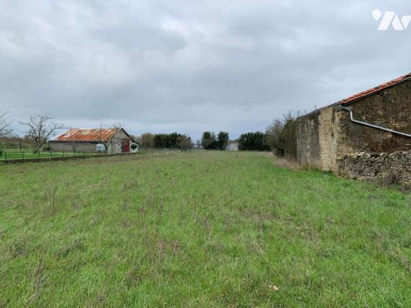 Terrain à Bâtir de 2 400 m²