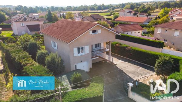Maison à vendre 7 pièces 136,09 m² Saint-Marcellin-en-Forez