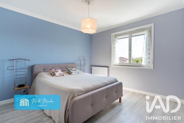 Maison à vendre 7 pièces 136,09 m² Saint-Marcellin-en-Forez