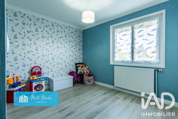 Maison à vendre 7 pièces 136,09 m² Saint-Marcellin-en-Forez