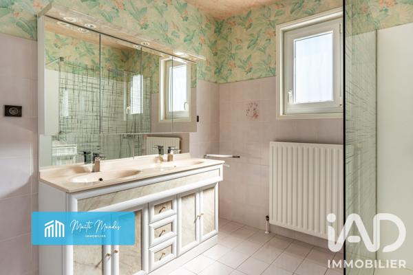 Maison à vendre 7 pièces 136,09 m² Saint-Marcellin-en-Forez