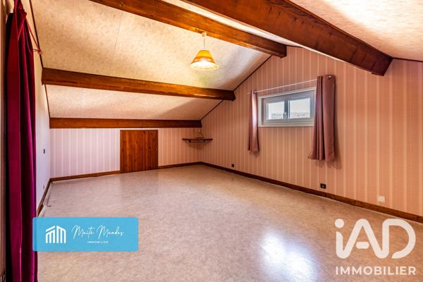 Maison à vendre 7 pièces 136,09 m² Saint-Marcellin-en-Forez