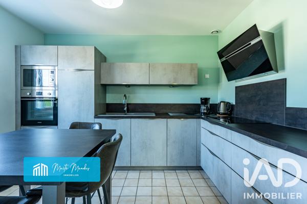 Maison à vendre 7 pièces 136,09 m² Saint-Marcellin-en-Forez
