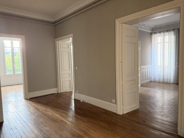 Vente / Appartement T6+